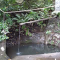 霊泉の滝